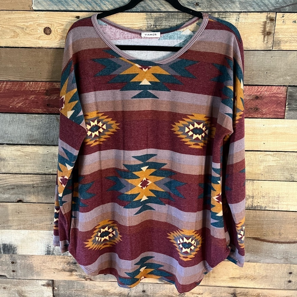 Viamor Burgundy‎ Aztec Print Long Sleeve Top Size 1X